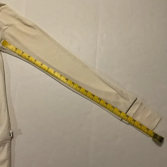 The North Face Women’s Henley Pullover Hoodie Ivory - Picture 5 of 12